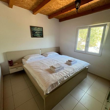 Kuca Za Odmor Buba, Otok Zut Villa Pristanisce Kültér fotó